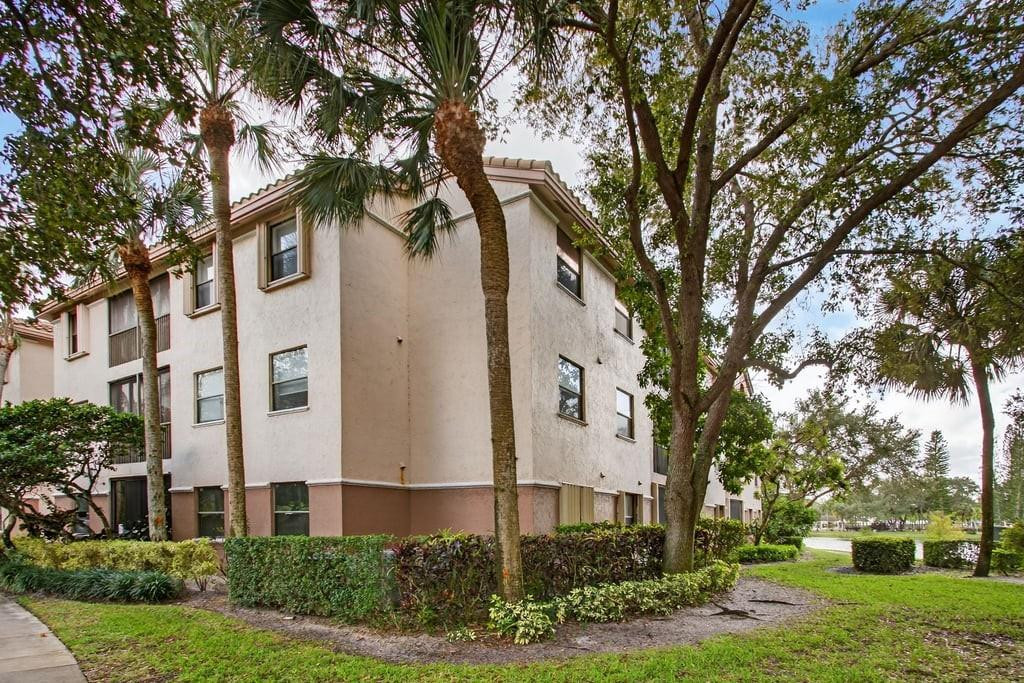 4250 NW 30th St 357
