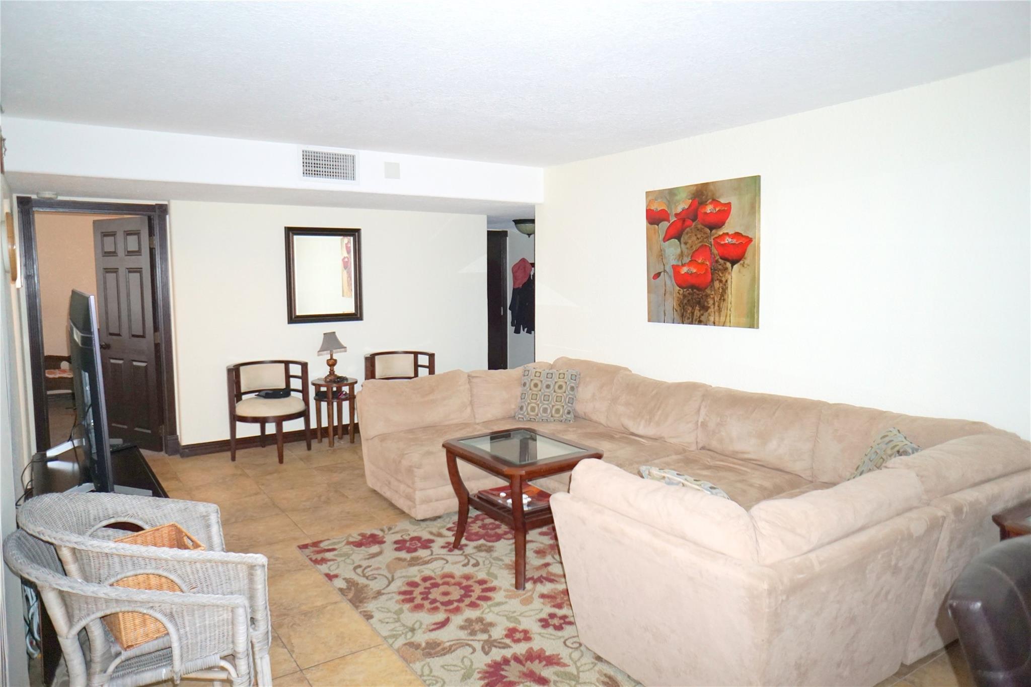 525 N Ocean Blvd 1025