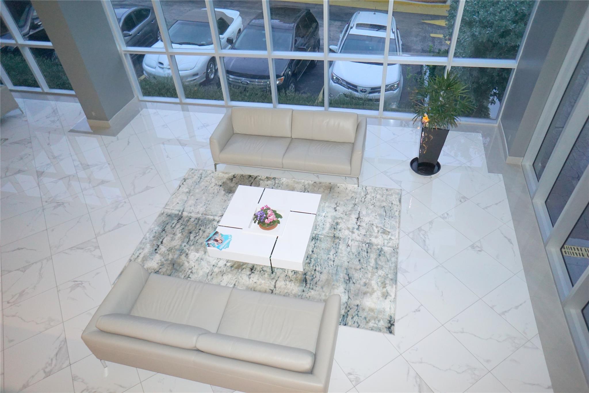 525 N Ocean Blvd 1025