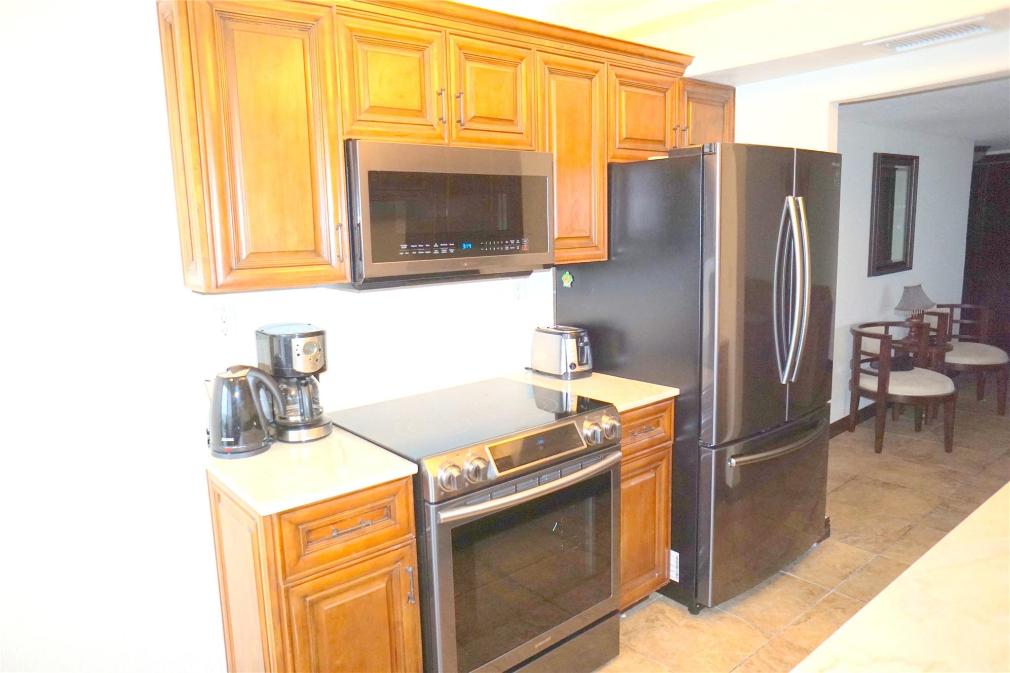 525 N Ocean Blvd 1025