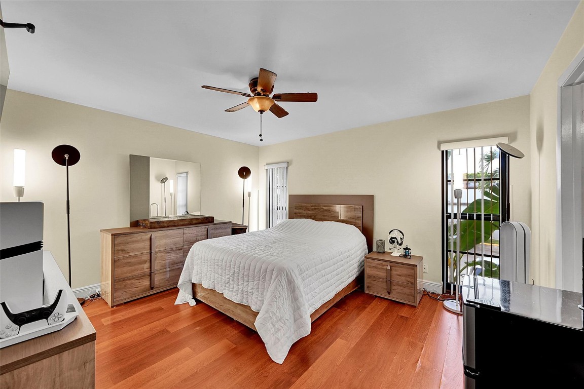 9713 N New River Canal Rd 301