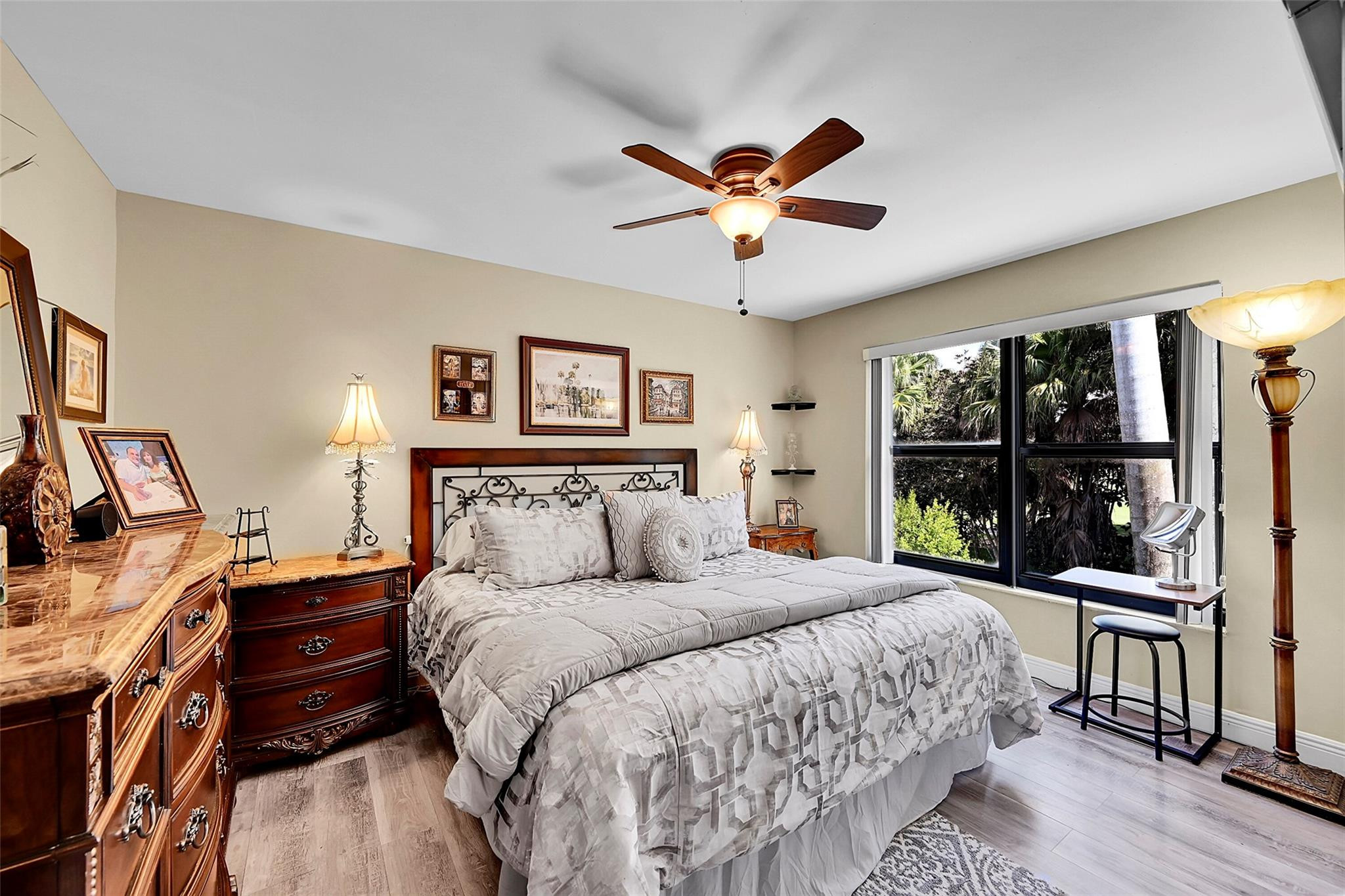 9713 N New River Canal Rd 301