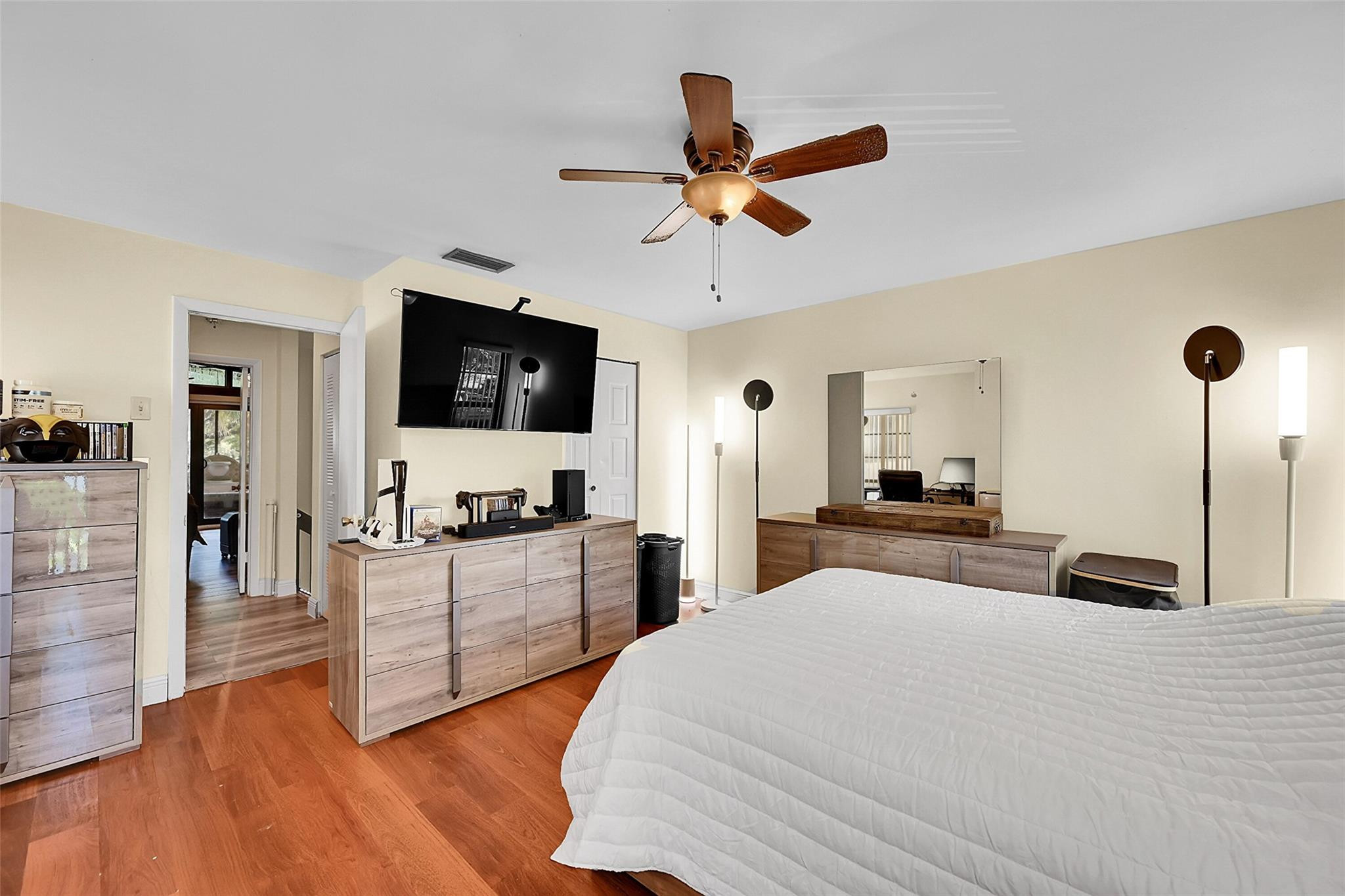 9713 N New River Canal Rd 301