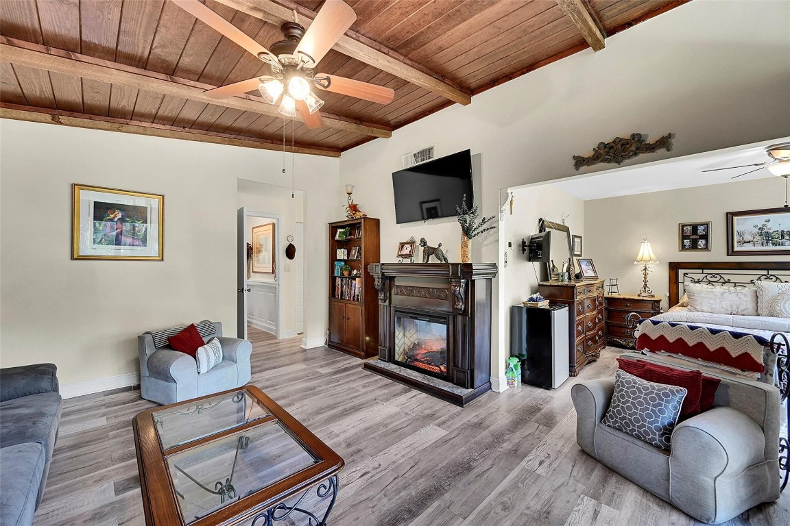 9713 N New River Canal Rd 301