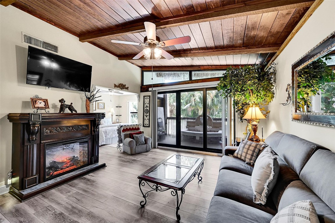 9713 N New River Canal Rd 301