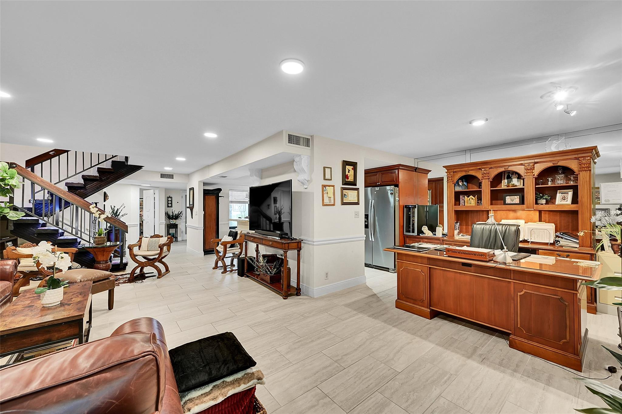 9713 N New River Canal Rd 301