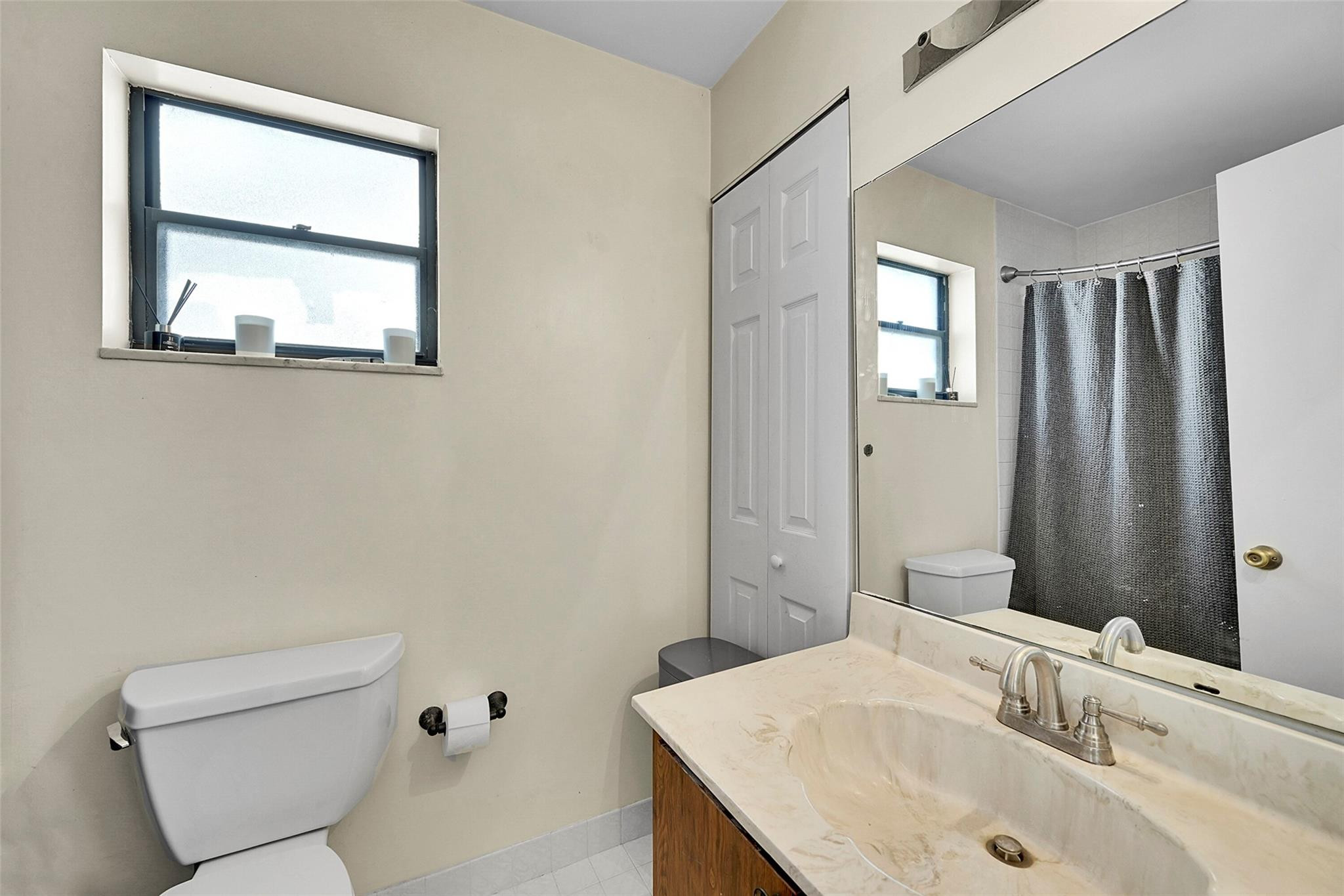 9713 N New River Canal Rd 301