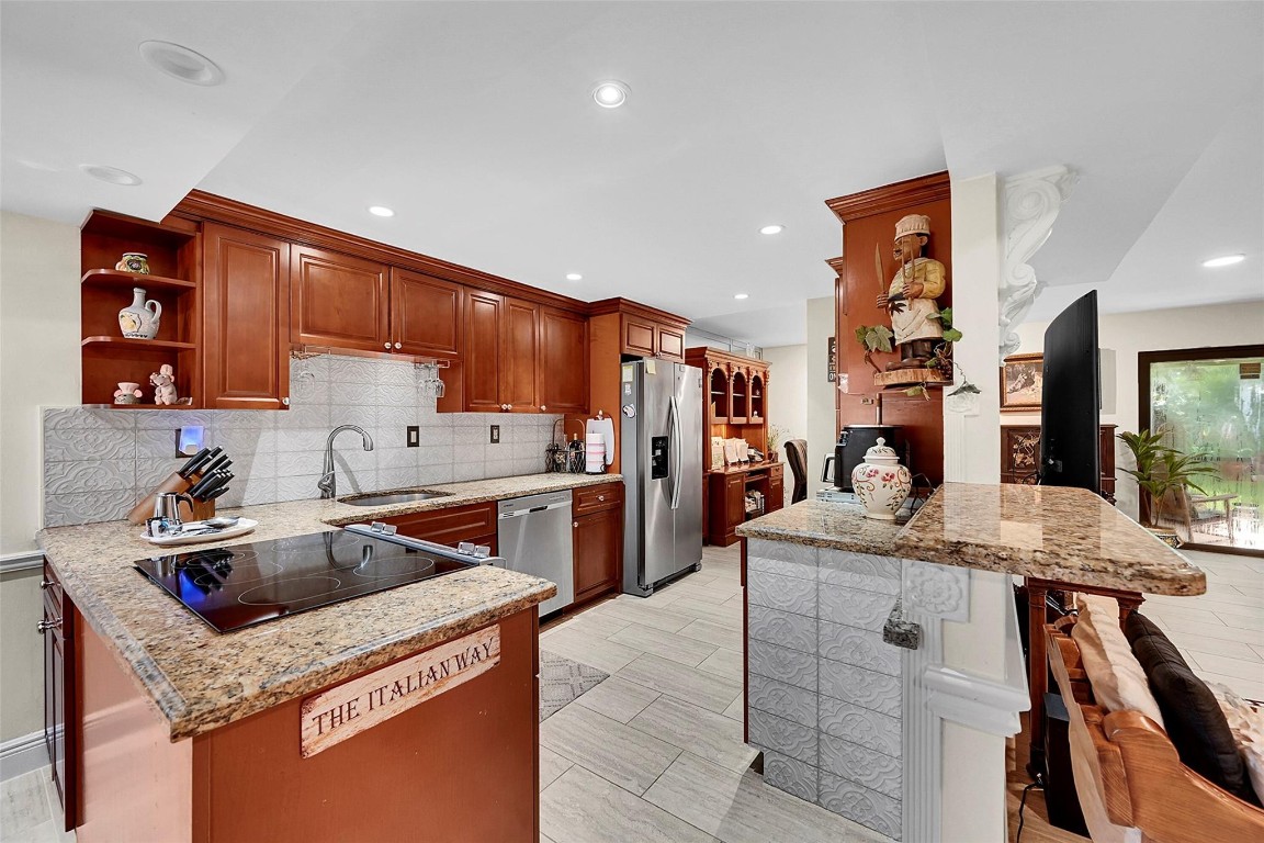 9713 N New River Canal Rd 301