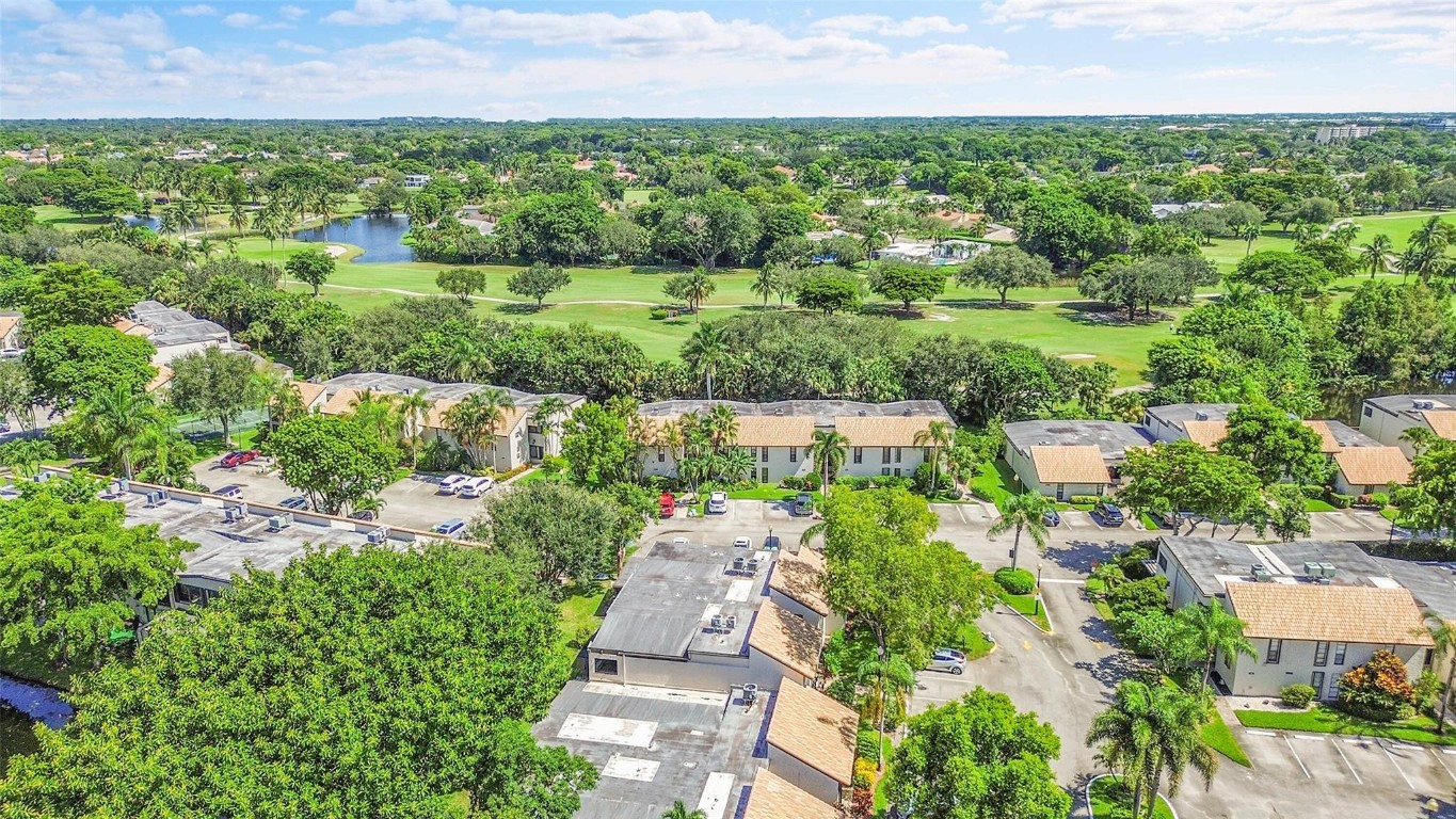 9713 N New River Canal Rd 301