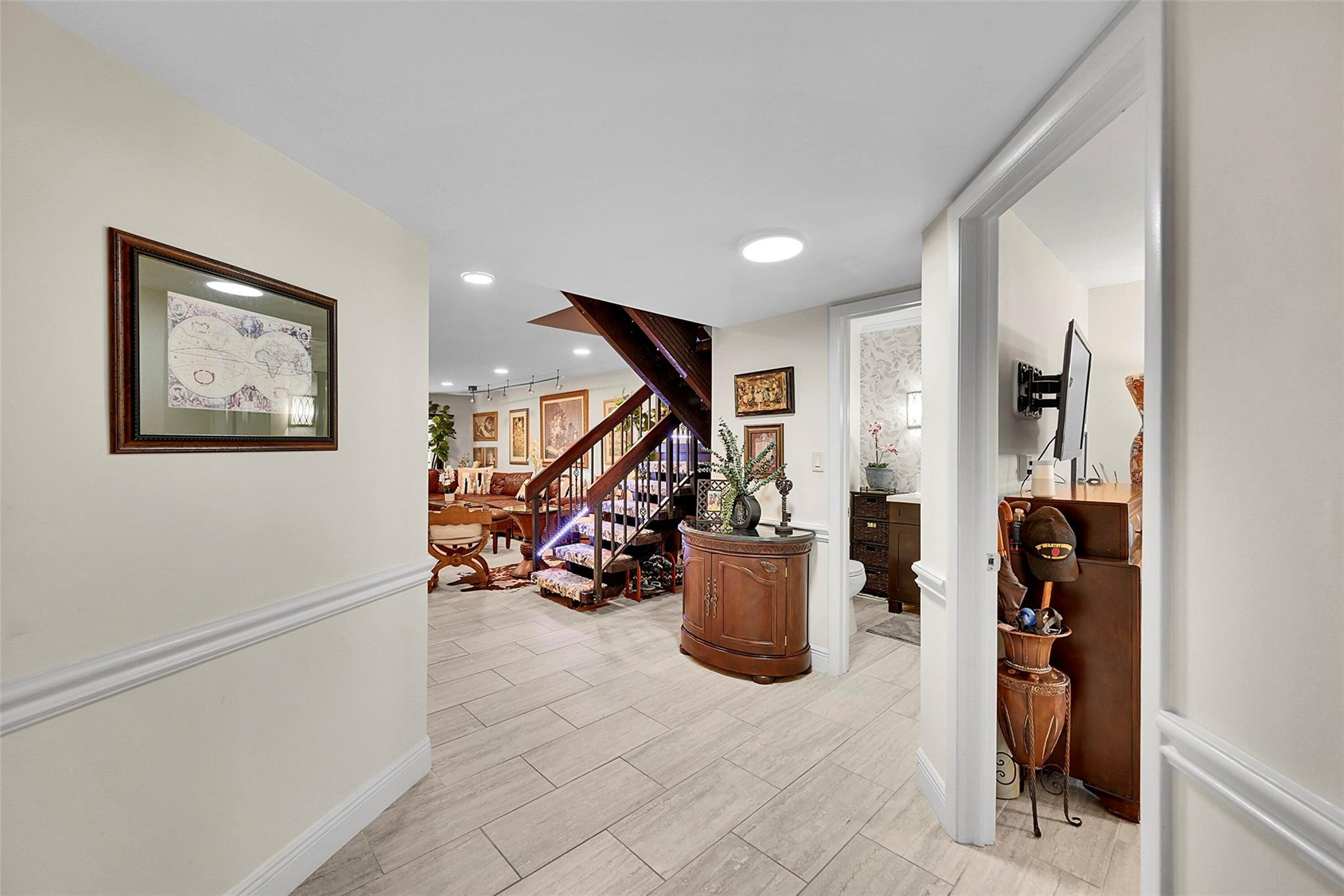 9713 N New River Canal Rd 301