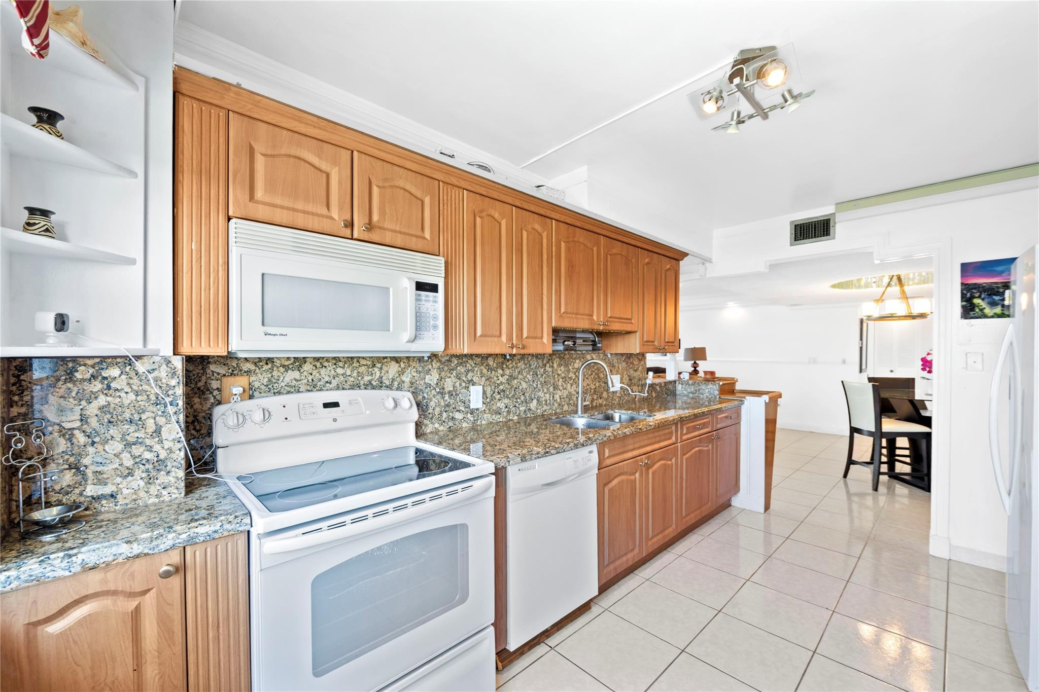 2801 NE 183rd St 1502W