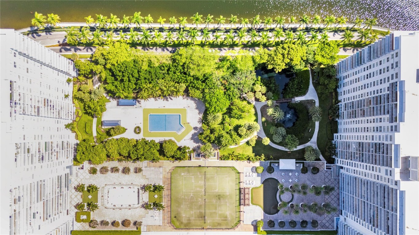 2801 NE 183rd St 1502W