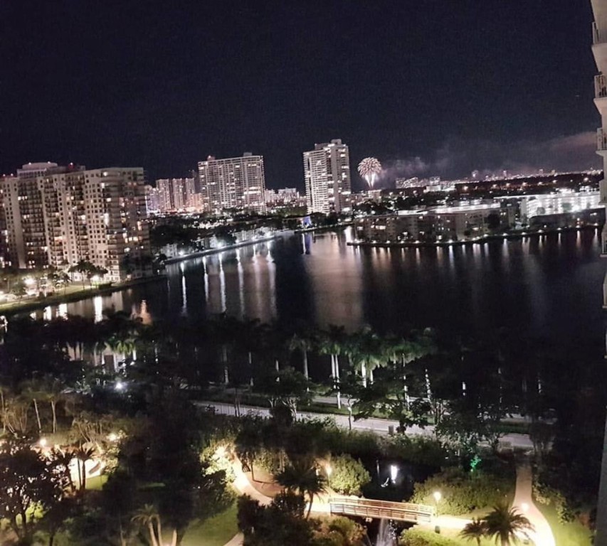 2801 NE 183rd St 1502W