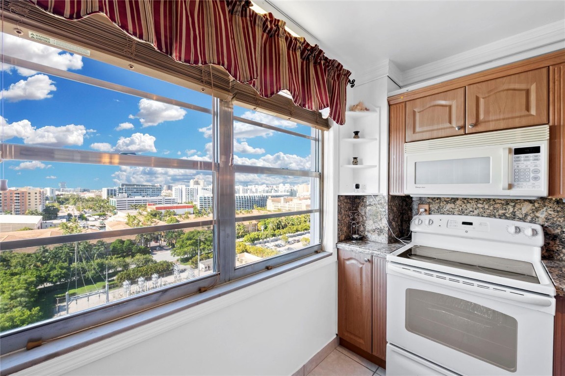 2801 NE 183rd St 1502W