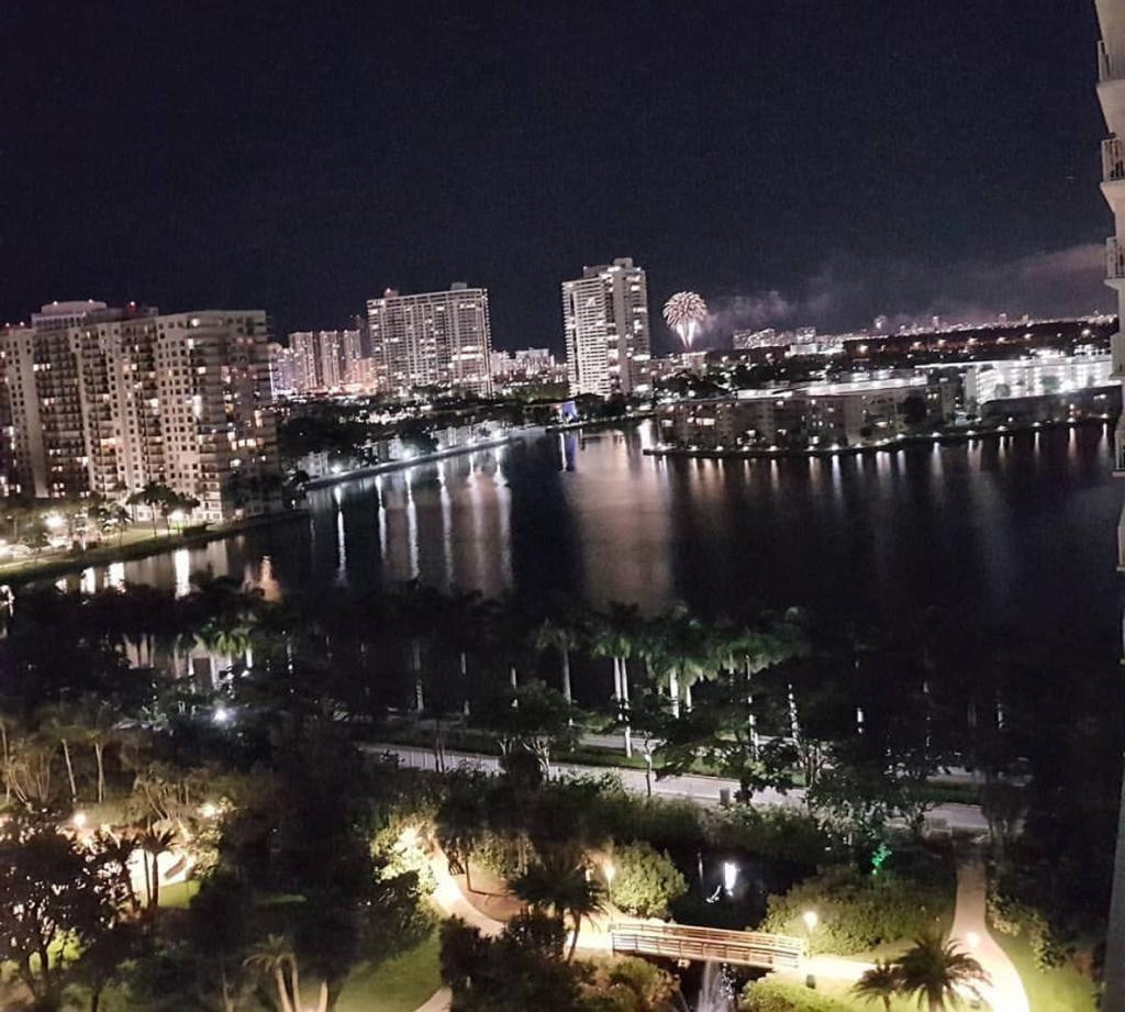 2801 NE 183rd St 1502W