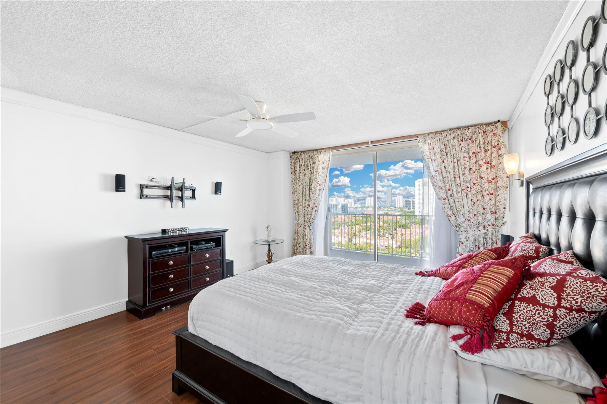 2801 NE 183rd St 1502W