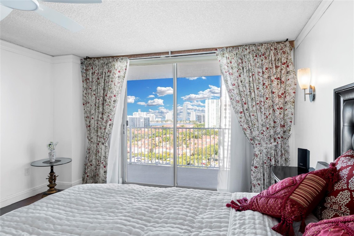 2801 NE 183rd St 1502W