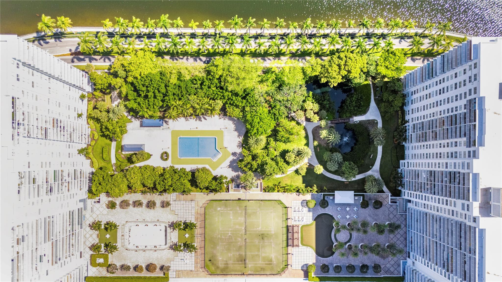 2801 NE 183rd St 1502W