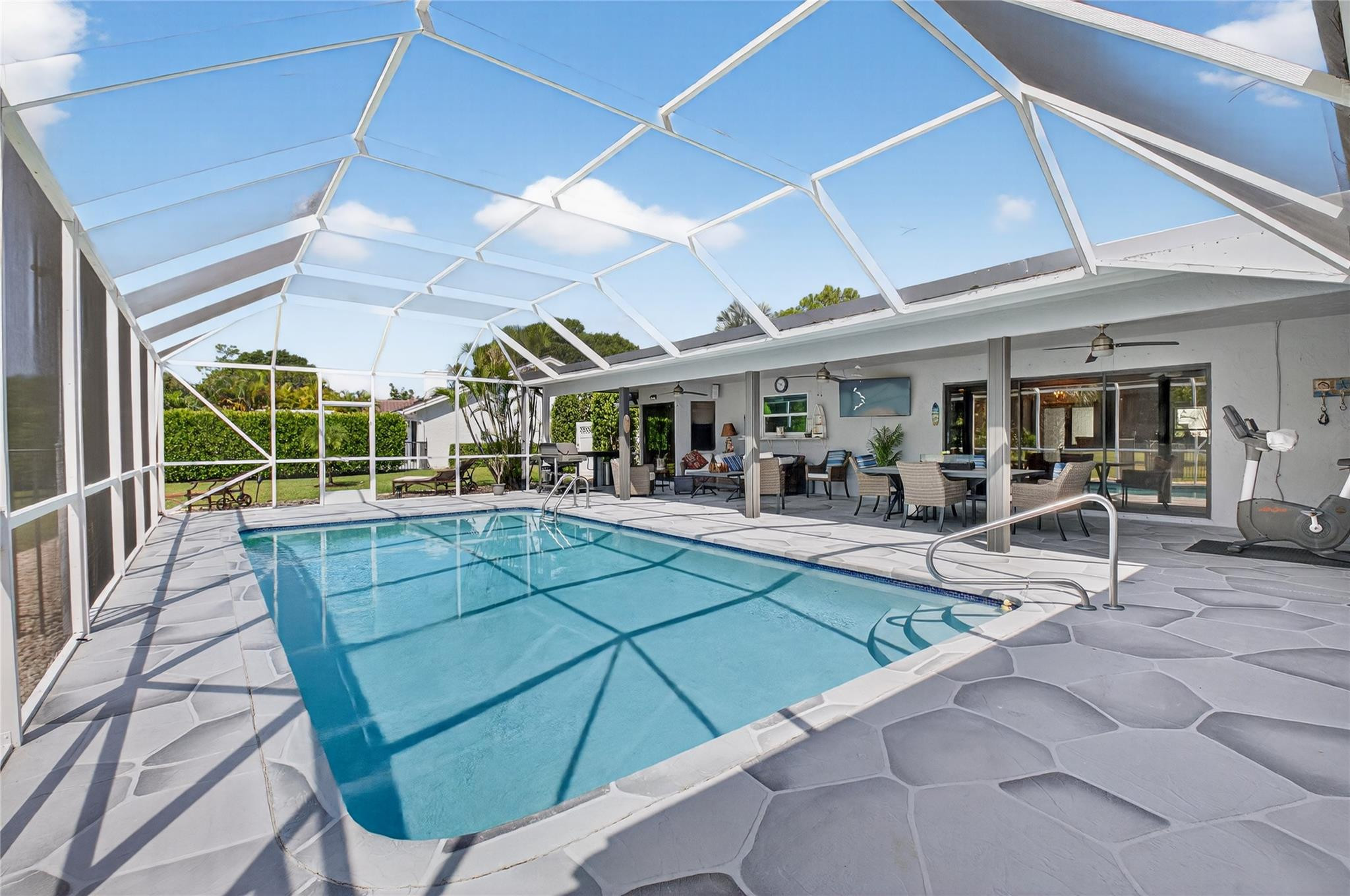 10182 Boca Woods Ln