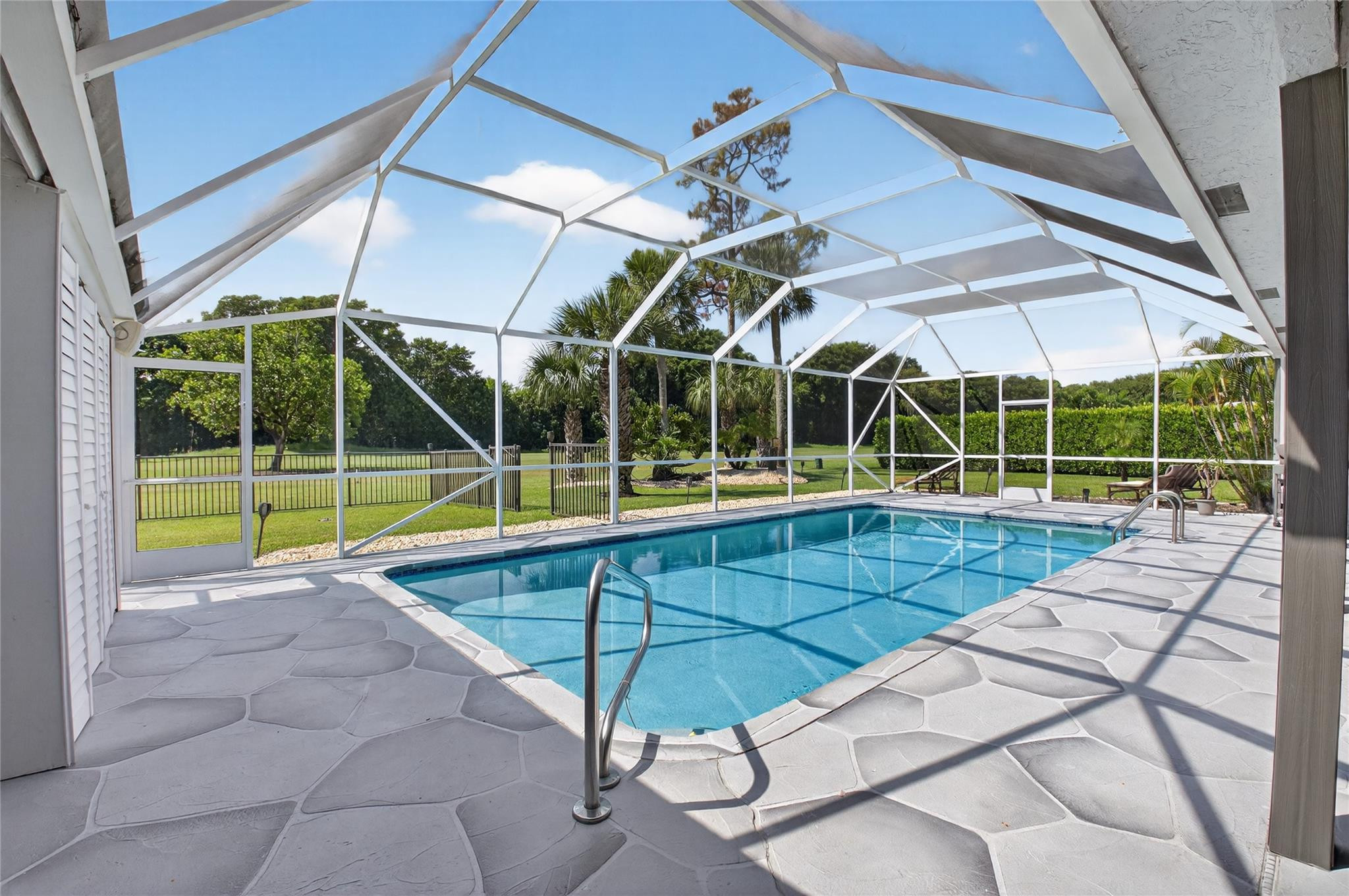 10182 Boca Woods Ln