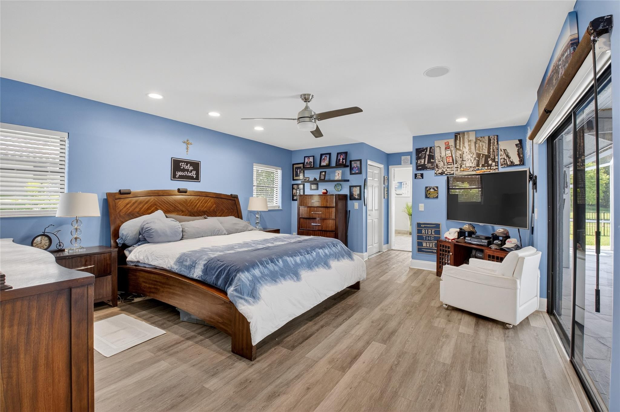 10182 Boca Woods Ln