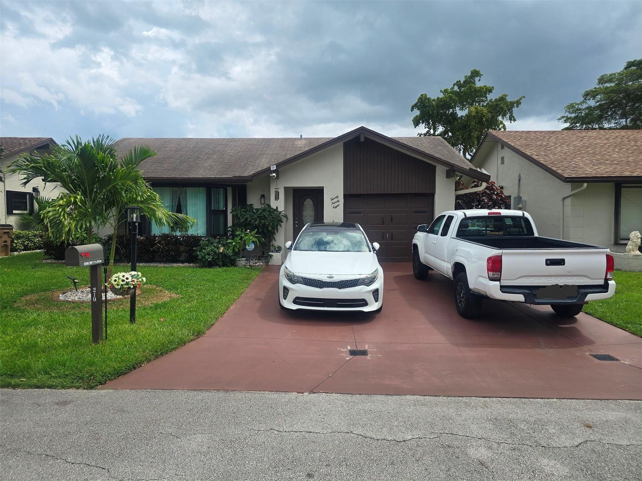 2098 SW 17th Dr