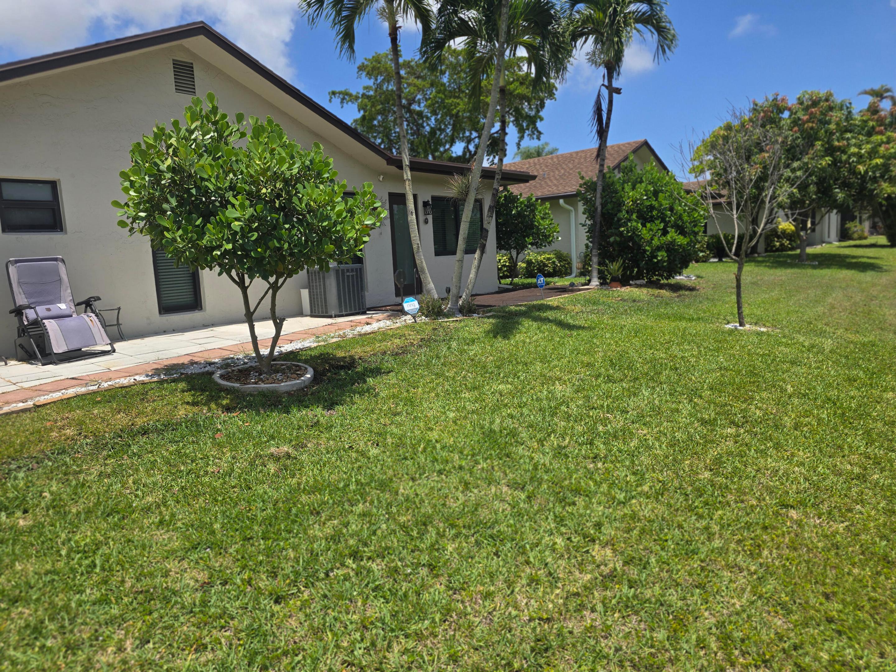 2098 SW 17th Dr