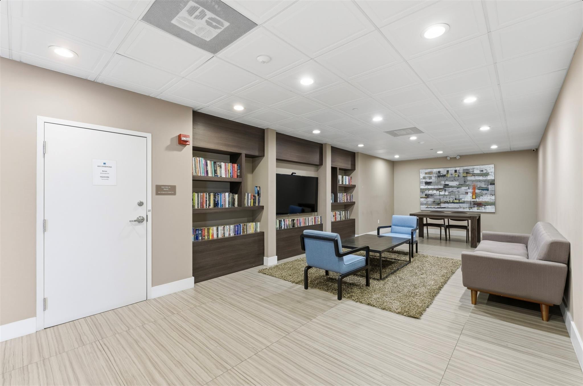 3675 N Country Club Dr 602