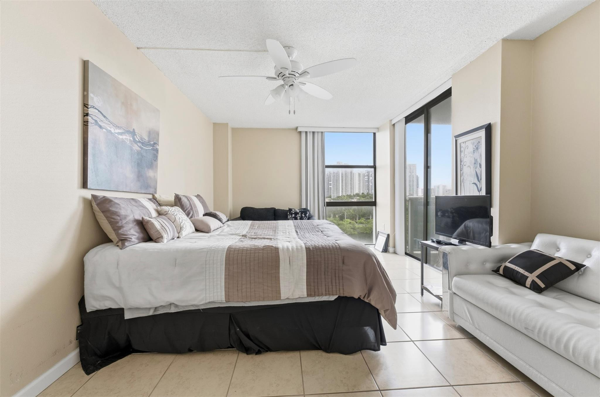 3675 N Country Club Dr 602