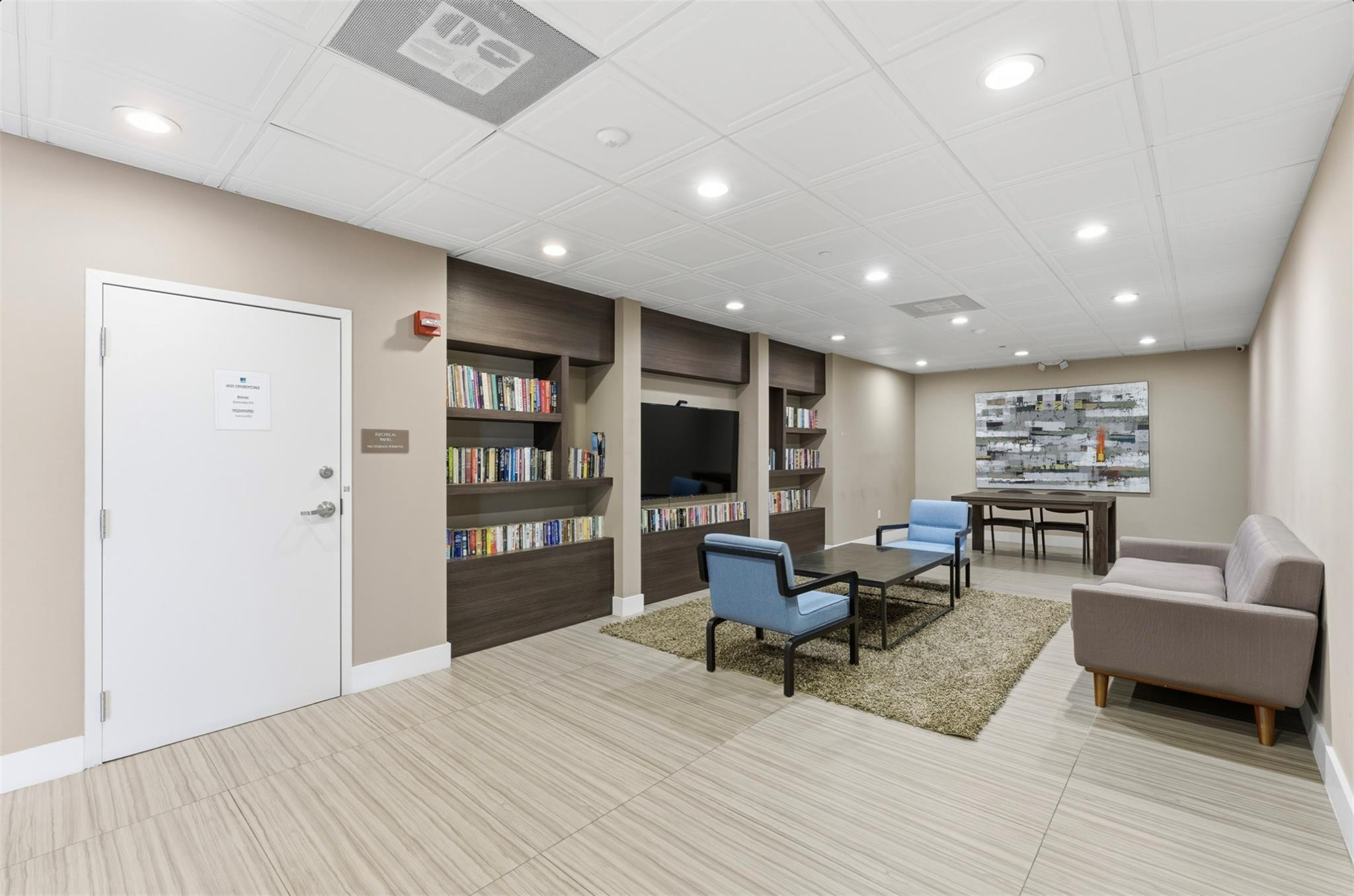 3675 N Country Club Dr 602