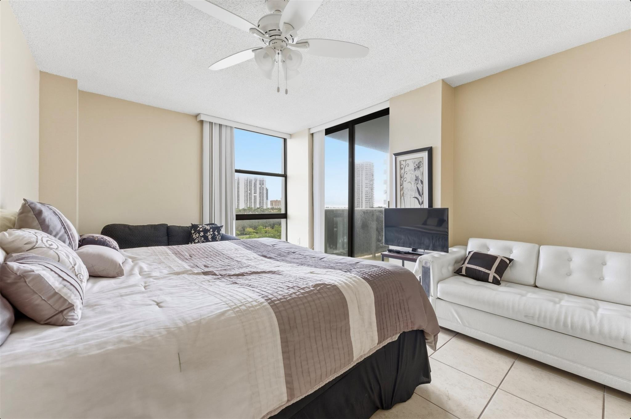 3675 N Country Club Dr 602