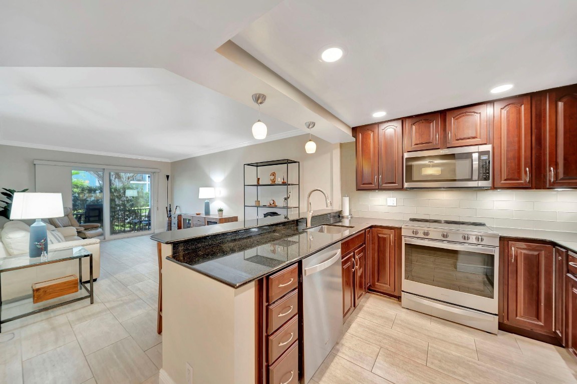 3000 NE 5th Ter 109-A