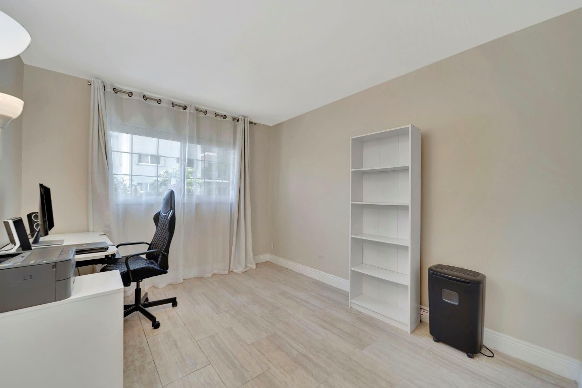 3000 NE 5th Ter 109-A