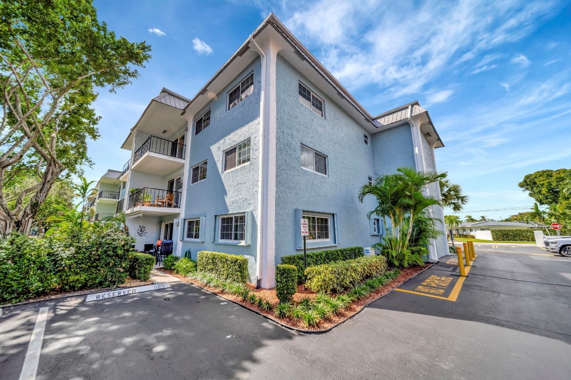 3000 NE 5th Ter 109-A