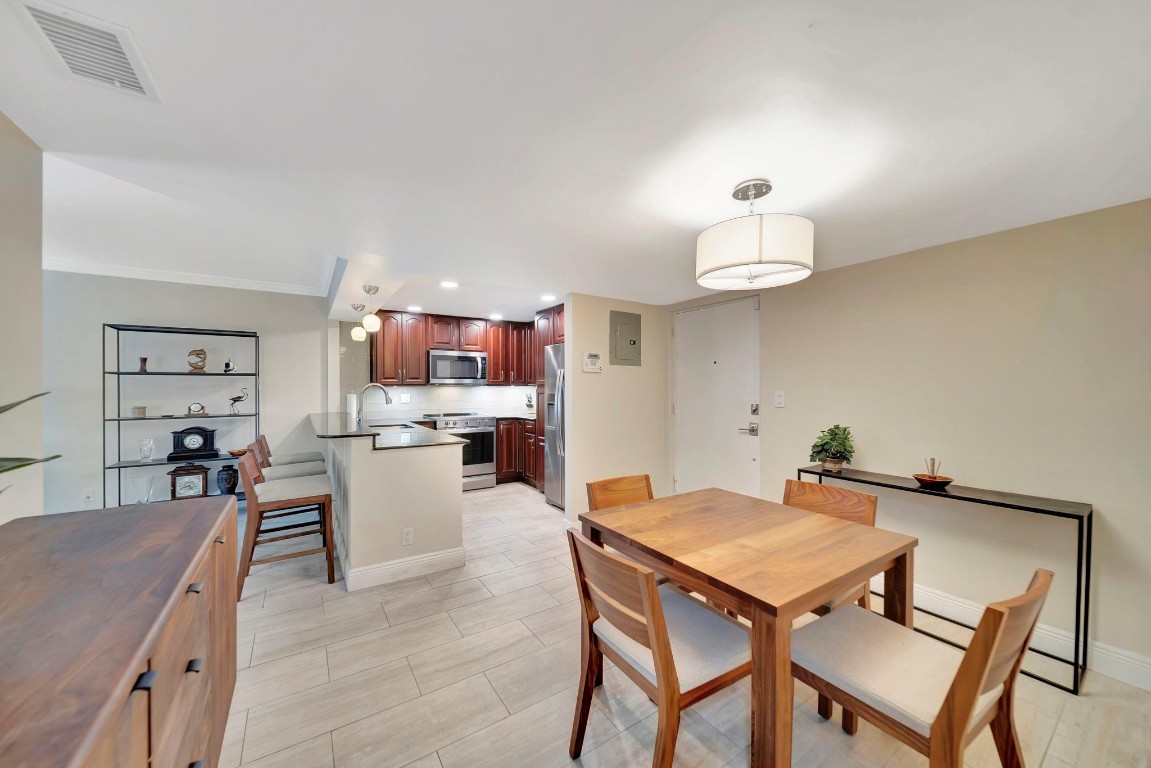 3000 NE 5th Ter 109-A