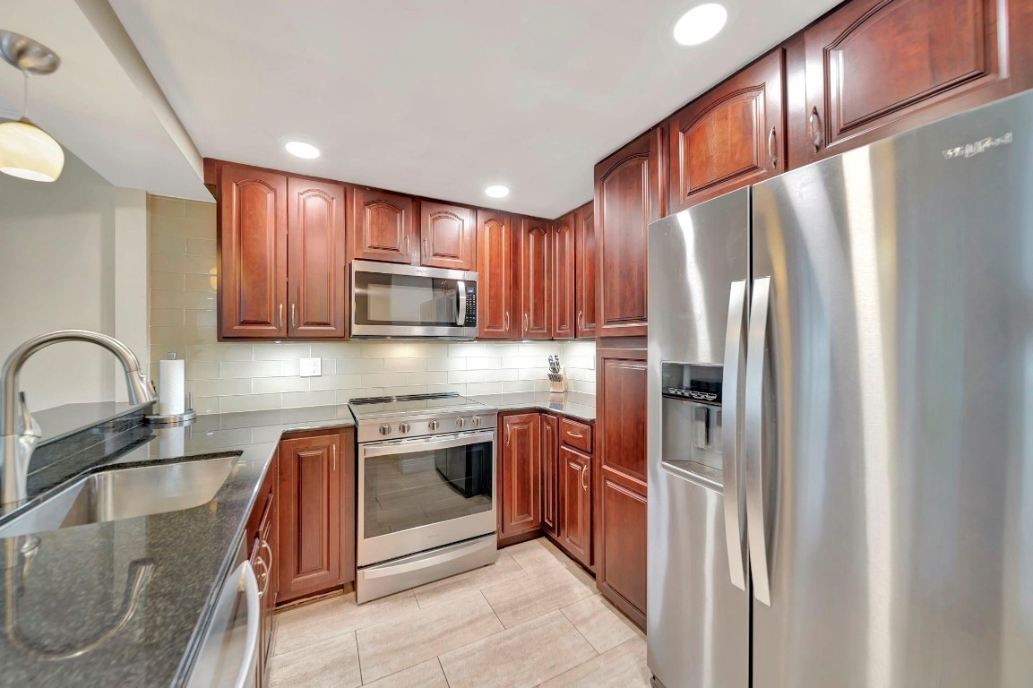 3000 NE 5th Ter 109-A