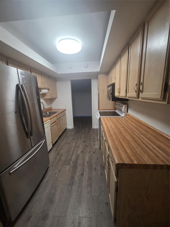 801 E Three Islands Blvd