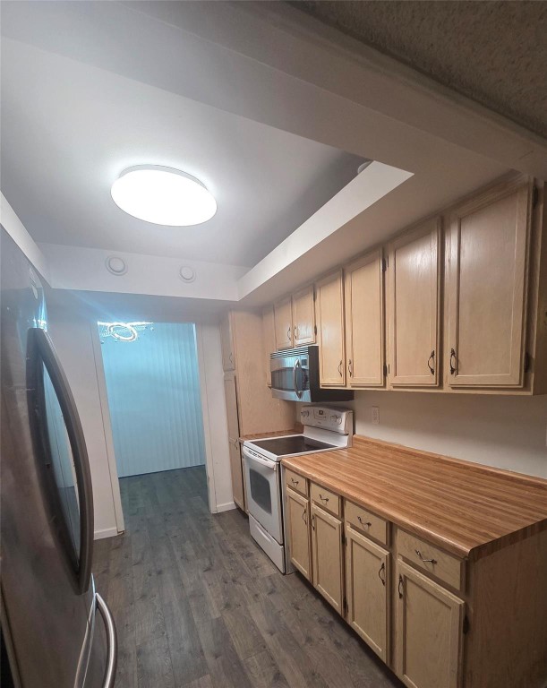 801 E Three Islands Blvd