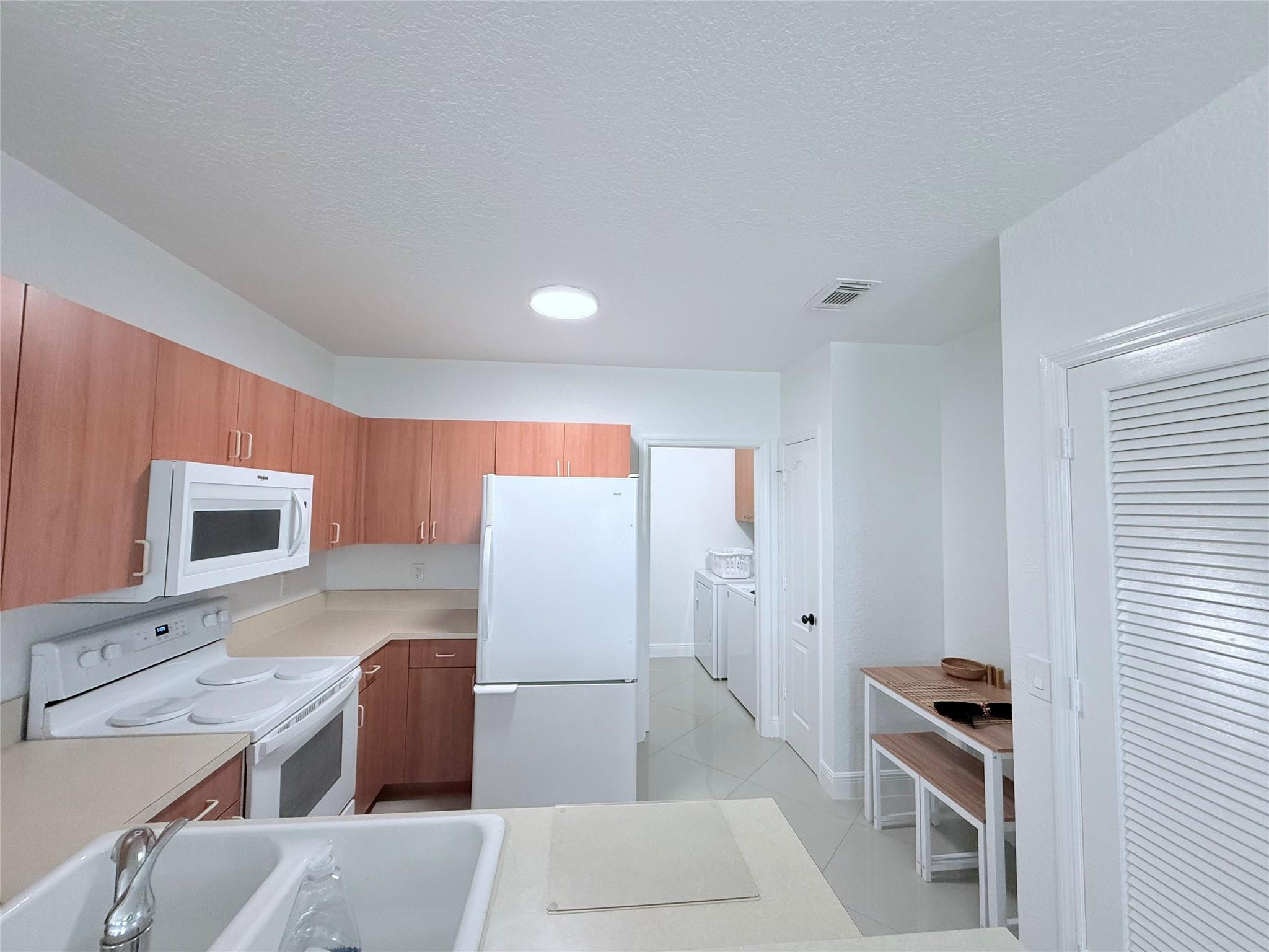 805 Belmont Pl 805