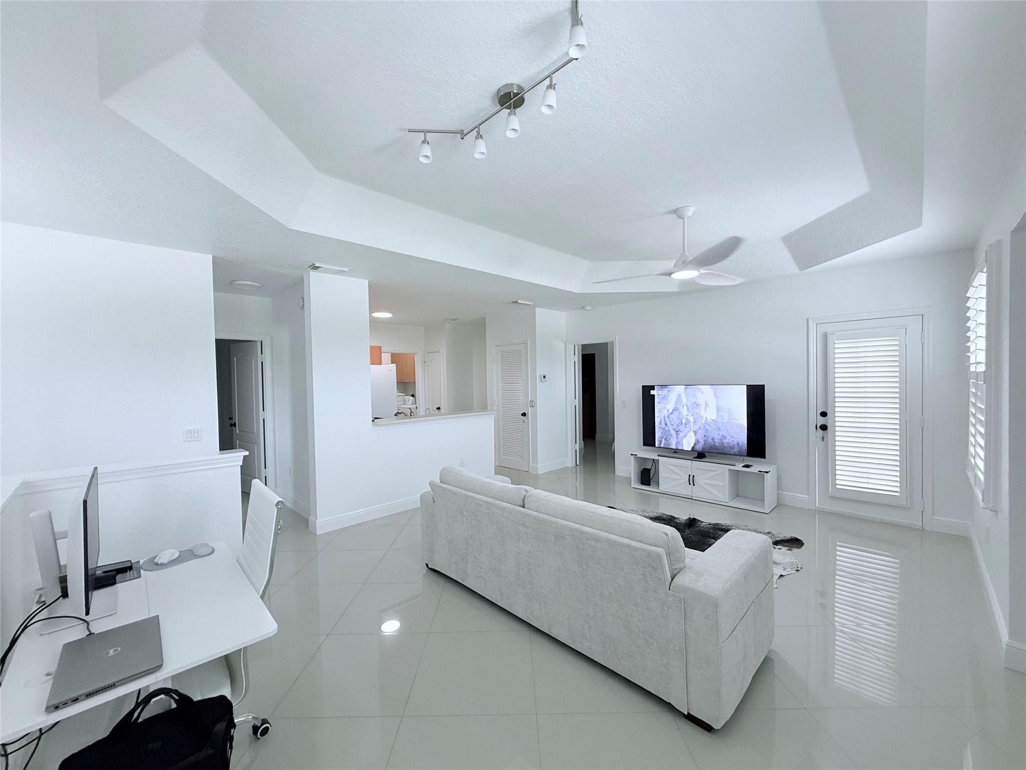 805 Belmont Pl 805