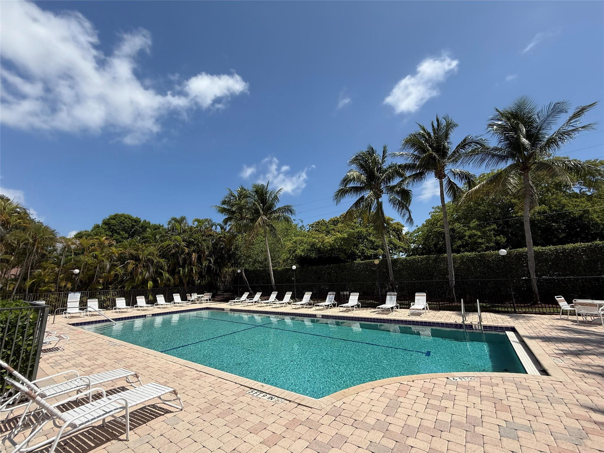 805 Belmont Pl 805