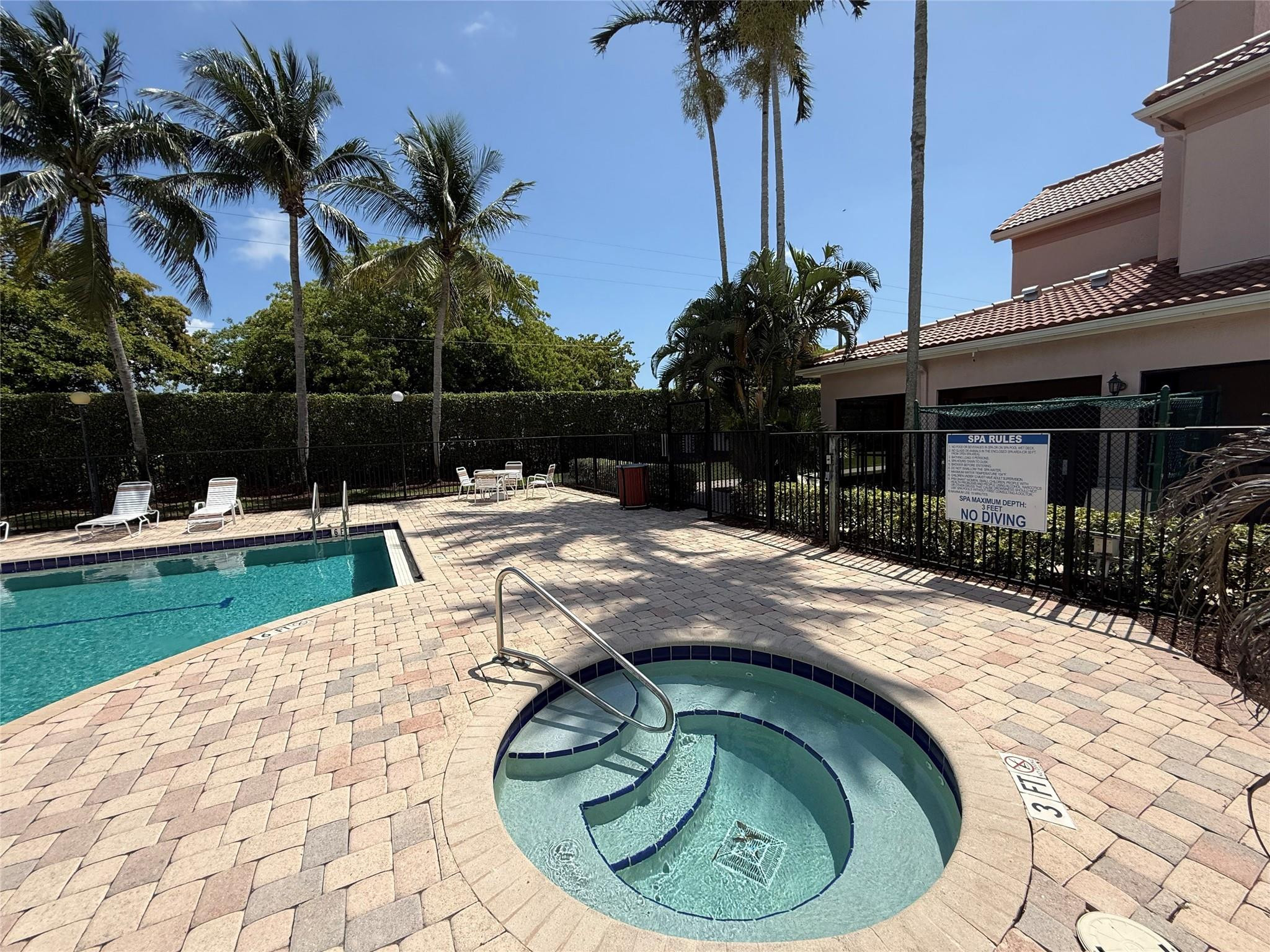 805 Belmont Pl 805
