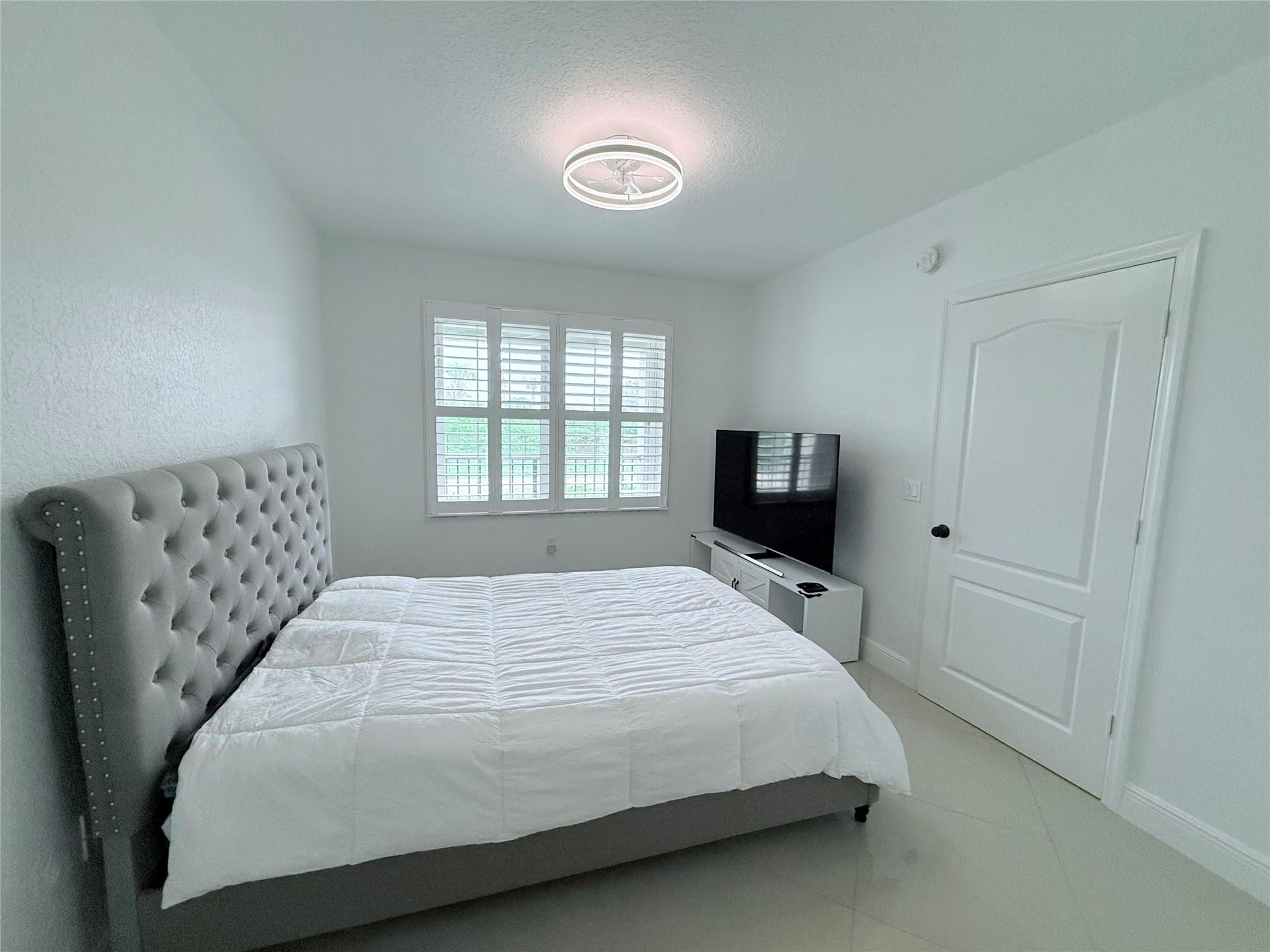 805 Belmont Pl 805