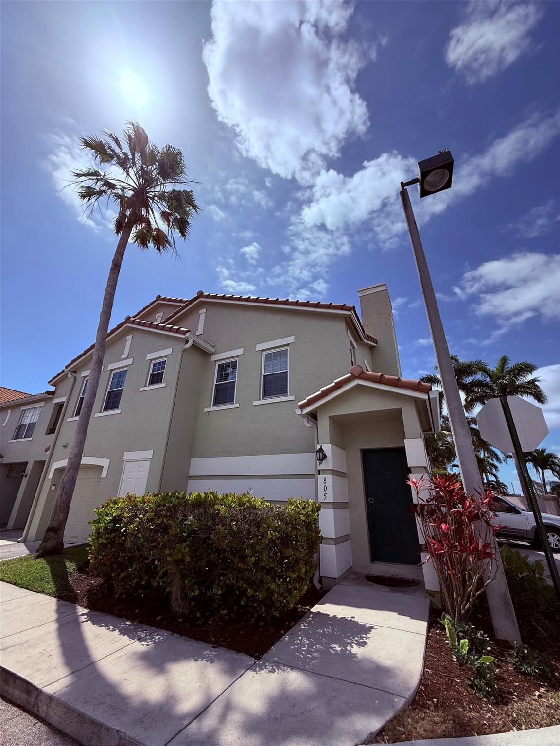 805 Belmont Pl 805