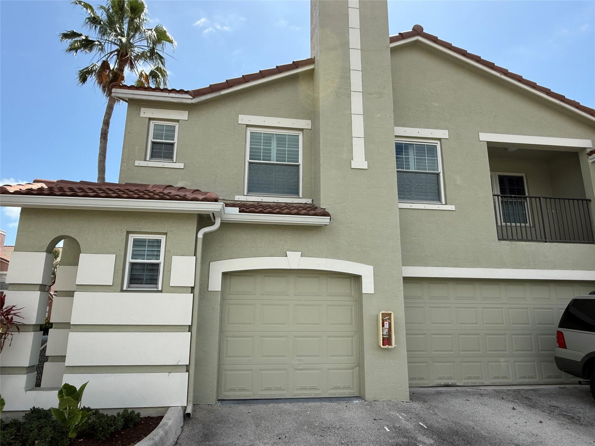 805 Belmont Pl 805
