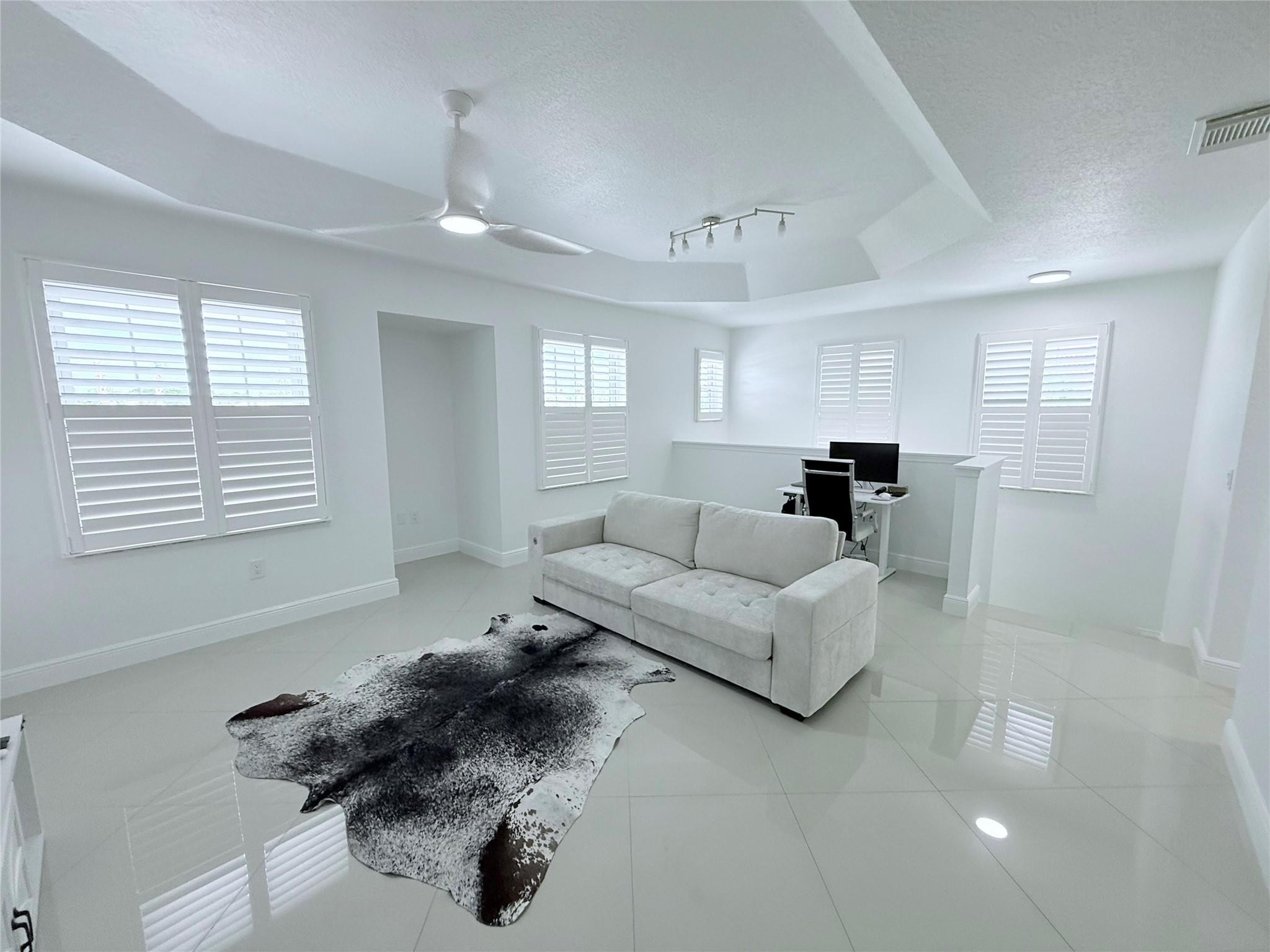 805 Belmont Pl 805
