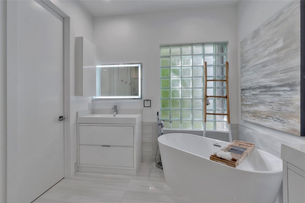 4088 NW Briarcliff Circle