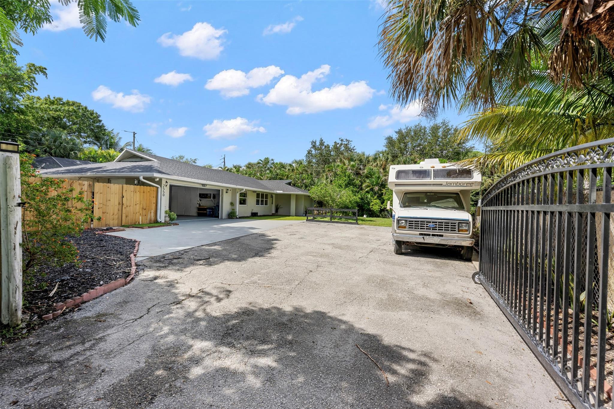 2550 Ray Ct