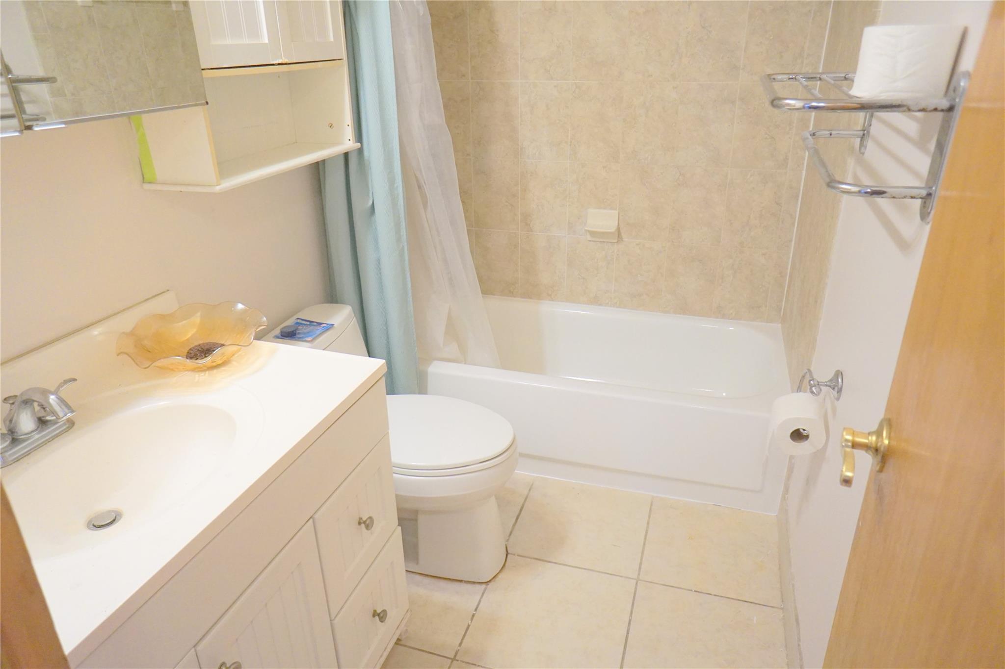 2821 Somerset Dr 203