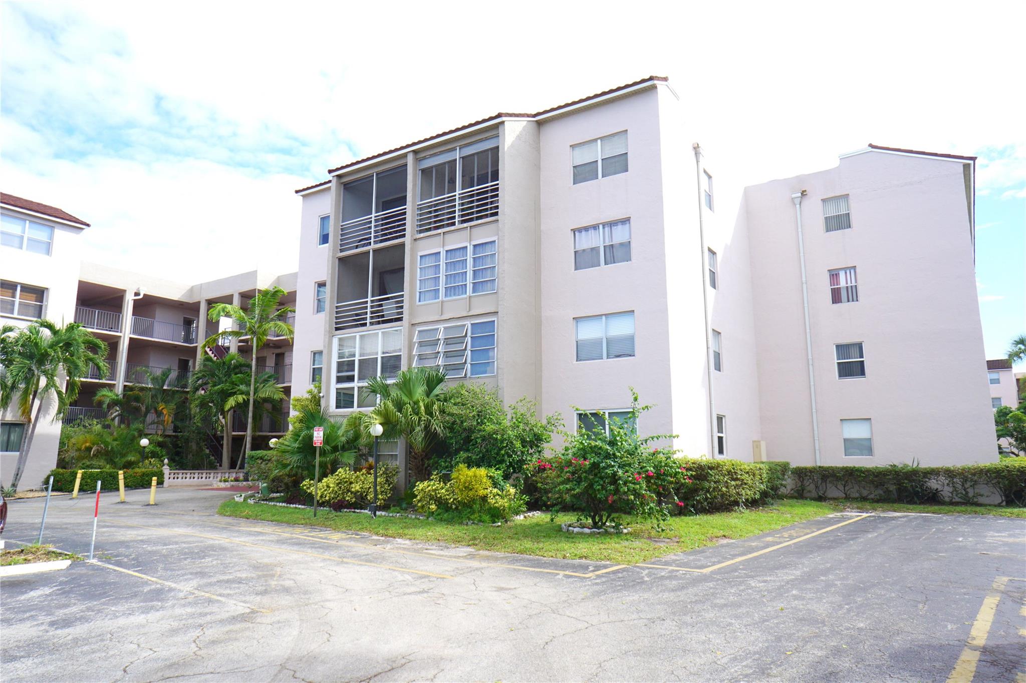 2821 Somerset Dr 203